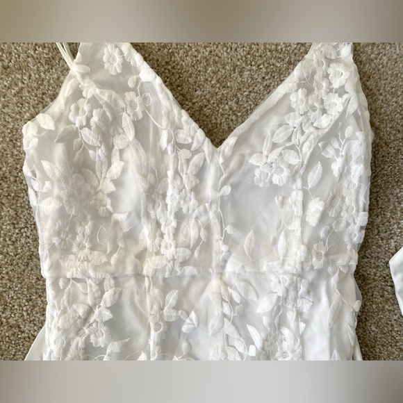 NWOT Lulus Forever Fanciful White Floral Embroidered High-Low Midi Dress Size S - Picture 7 of 12